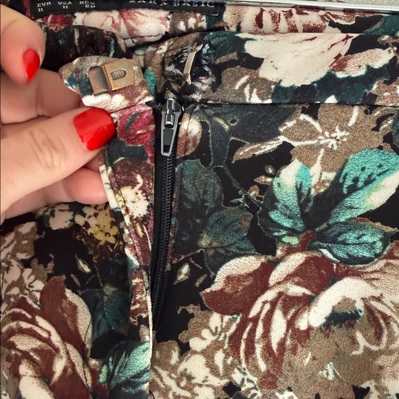 Zara Floral Pants - Black and Pink - Picture 3 of 3